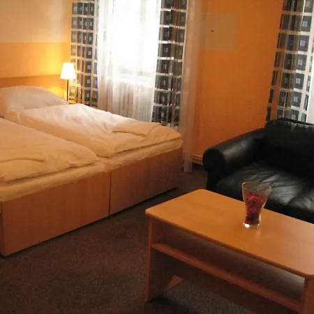 Ritchie's & Hostel *